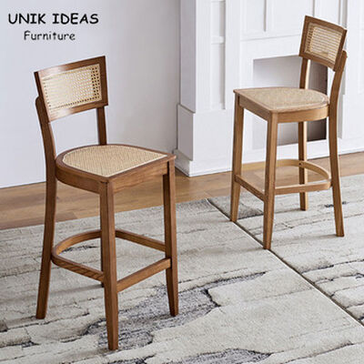 Giá tốt. Solid Wooden Cafe Bar Stools Rattan Backrest Minimalist Counter Stools Art Style trực tuyến
