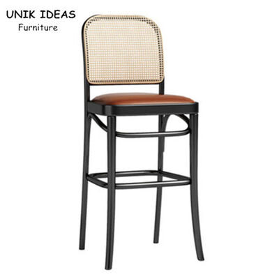 Giá tốt. French Bistro Rattan Cafe Bar Stools White Rattan Counter Height Bar Stools With Backs trực tuyến